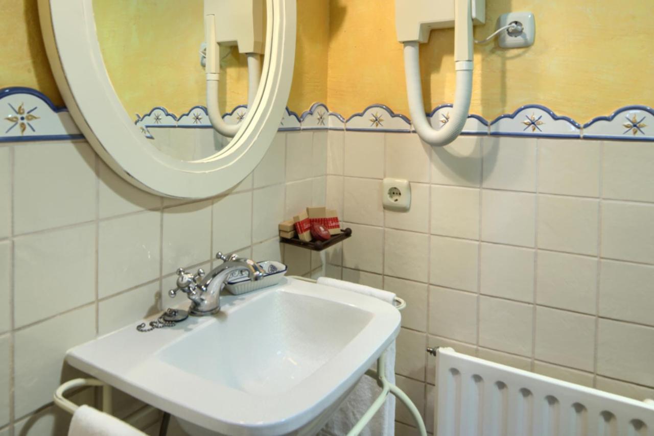 Hotel Rural El Almadiero Burgui エクステリア 写真