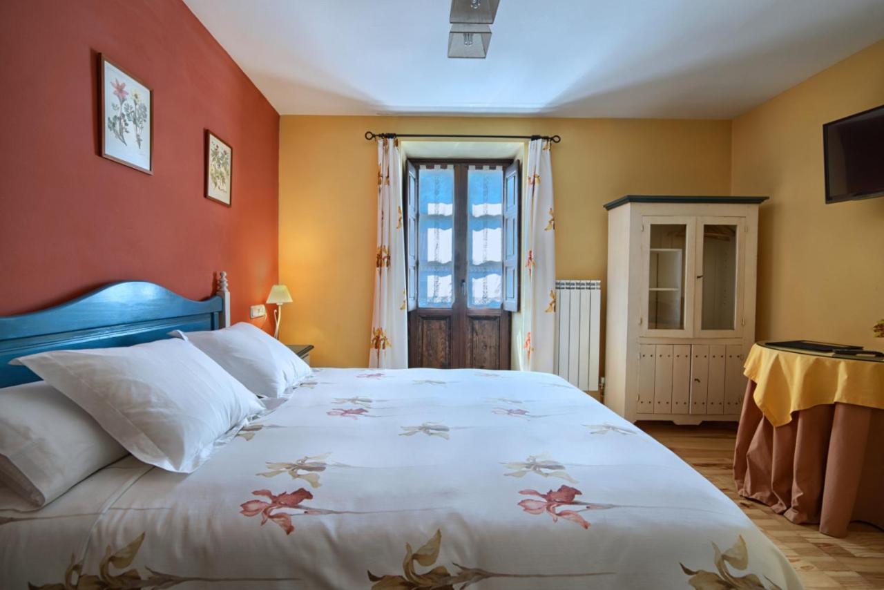 Hotel Rural El Almadiero Burgui エクステリア 写真