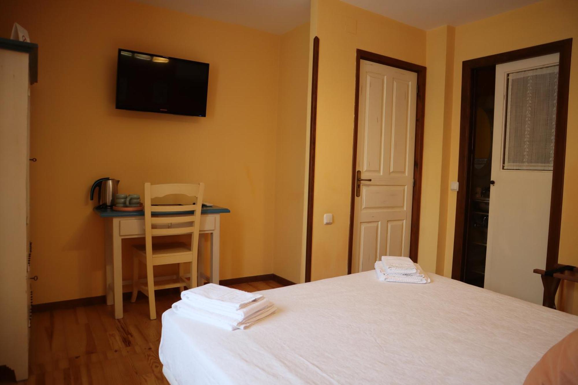 Hotel Rural El Almadiero Burgui エクステリア 写真