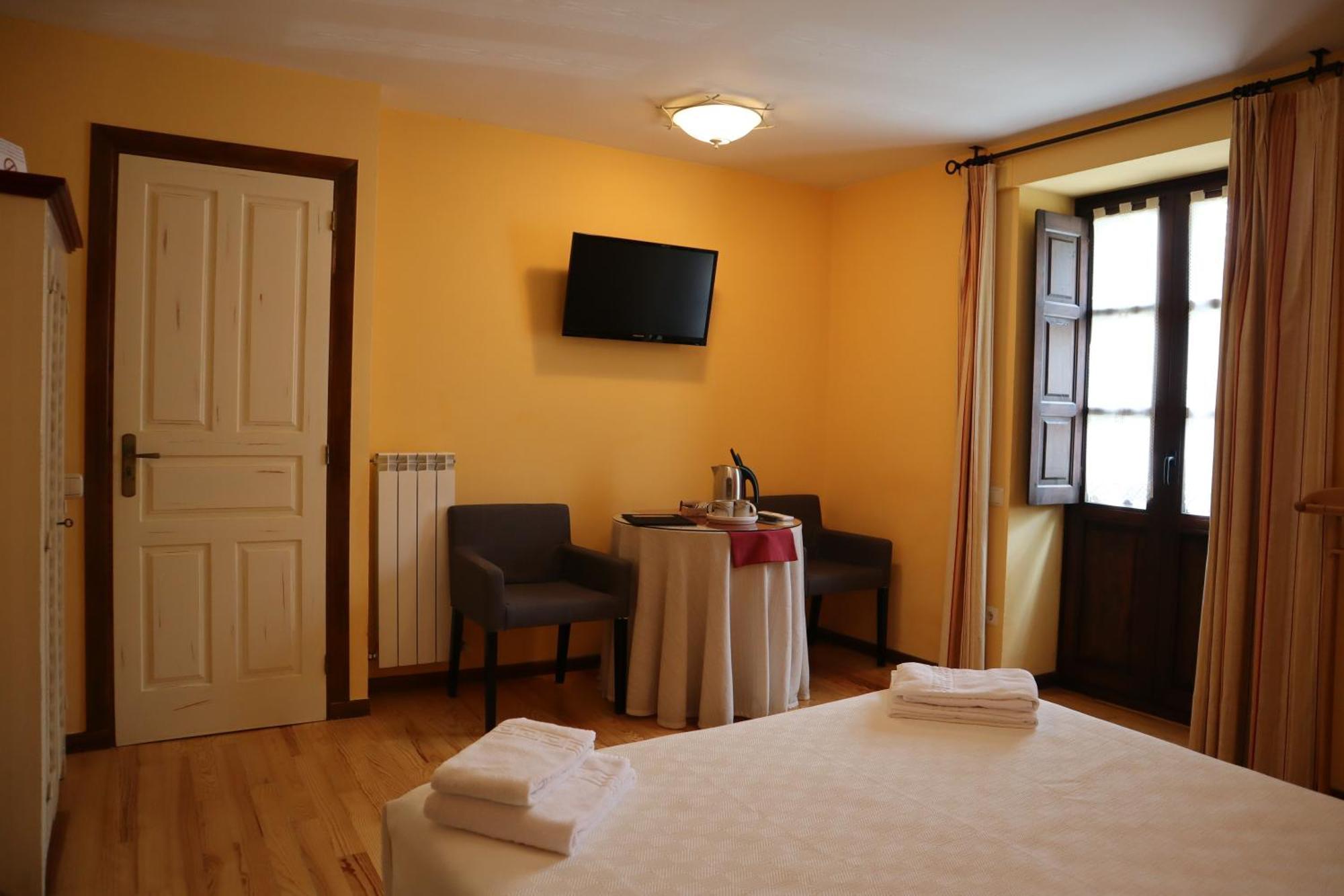 Hotel Rural El Almadiero Burgui エクステリア 写真